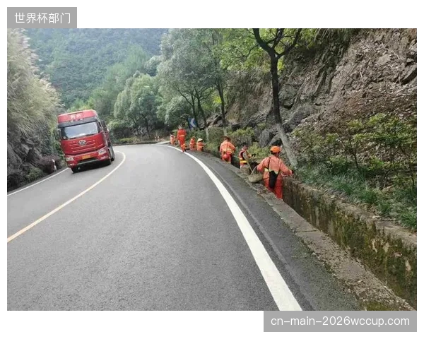 捷克足协提前部署后勤团队，在三个赛地建立标准化训练基地。